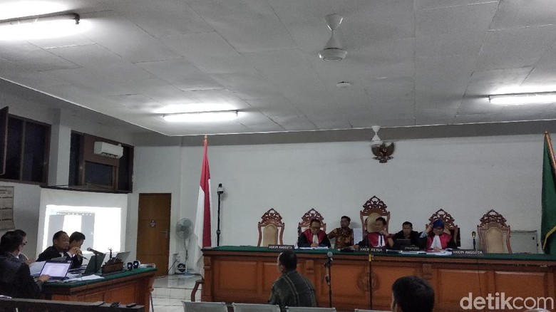 Hakim Ragukan Keterangan Terdakwa Suap Meikarta Bawa Nama Investor Hakim Ragukan Keterangan Terdakwa Suap Meikarta Bawa Nama Investor