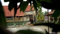 Begaimana menurut pendapat Anda soal SDN Cicau 01 yang dibiarkan begitu saja?