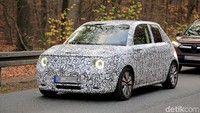 Setelah memperlihatkan mobil listrik mungil sejak 2017 di Frankfurt Motor Show Honda kembali memajangnya di Geneva Show Show 2019. Foto: Pool (Autoevolution)