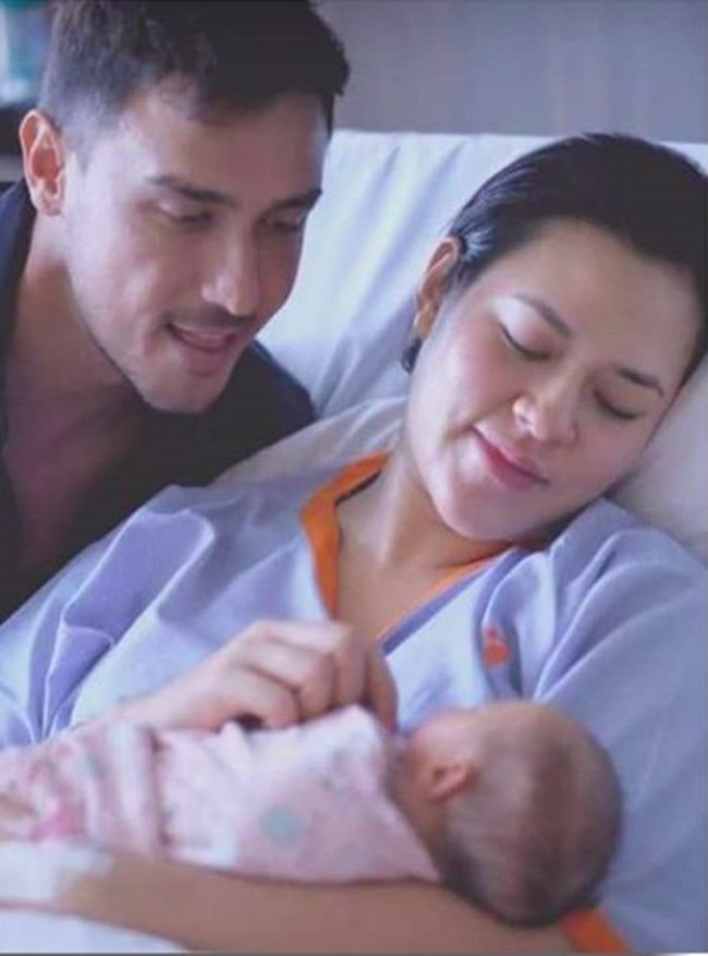 Raisa melahirkan putri pertamanya dengan Hamish Daud pada Selasa (12/2/2019) di sebuah rumah sakit di daerah Jakarta Selatan. Kala itu Raisa melahirkan melalui operasi caesar. Foto: Instagram Hamish Daud