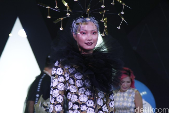 Karakter Doraemon mengajarkan kebaikan, jadi saya juga ingin menyebar kebaikan. Semoga kalau ada yang beli, langsung akan kita sumbangkan, jelasnya. Foto: Mohammad Abduh/Wolipop