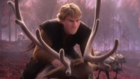 Kristoff yang tampak tergesa-gesa. Dok. YouTube/Disney