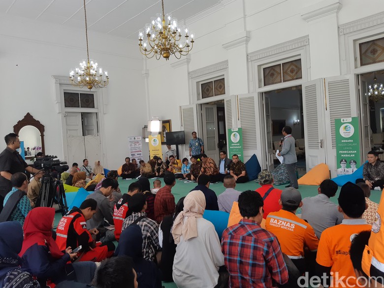 Bertemu Ridwan Kamil, Korban Bencana Minta Perbaikan Rumah Bertemu Ridwan Kamil, Korban Bencana Minta Perbaikan Rumah