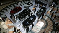 Pengunjung yang datang mengunjungi BMW Exhibition juga dapat melakukan test drive kendaraan. Mulai dari kendaraan anyar BMW seperti all new X4, X2, 7 Series sampai M3 coupe, total sebanyak 8 unit mobil test drive dipersiapkan untuk dicicipi pengunjung.