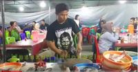 Keren! Aksi Potong Ikan Super Cepat di Ternate Ini Bikin Bengong