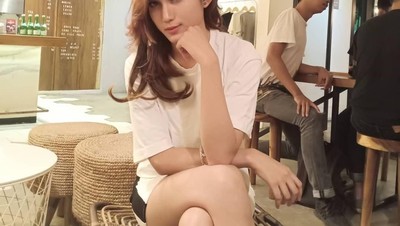 Momen Kulineran Evelyn, Pacar Baru Andhika Kangen Band yang Cantik