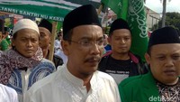 Ketua NU Karawang Ahmad Ruhyat Hasby mengatakan, ada sekitar tiga ribu orang yang ikut serta dalam Aksi Bela Mbah Moen. Massa pun menyatakan perlawanan kepada politisi Gerindra tersebut. Luthfiana Awaluddin/Dok. Detikcom.
