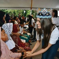 Tujuan kedatangan Miss World 2018 tidak hanya menjadi tamu istimewa untuk mendukung pemilihan Miss Indonesia 2019 yang akan diselenggarakan pada Jumat (15/2/2019) malam, tetapi juga untuk menjalankan Project Beauty With A Purpose dengan Miss Indonesia dengan mengunjungi korban gempa di Lombok. dok. Instagram @missindonesia