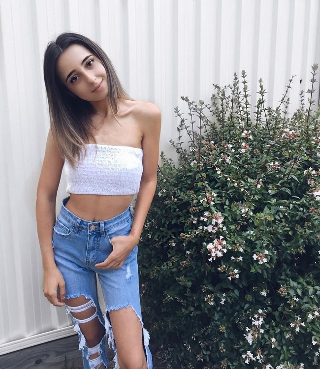 Isabella Venditti masih berusia 19 tahun. Namun ia mengaku sudah 10 tahun bergelut dengan anoreksia parah. Karena kondisi tersebut, Isabella pernah dilarikan ke rumah sakit ketika beratnya hanya 29 kg.Foto: Instagram @isabellaavee_