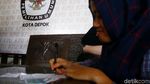 Antusias Warga Mengurus Dokumen Pindah TPS di KPU Depok