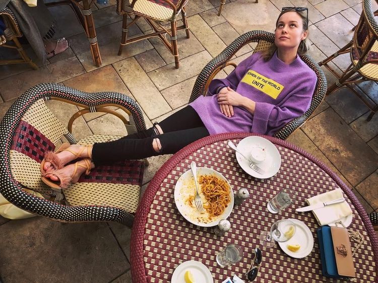 Hobi Makan Pizza dan Es Krim, Ini Brie Larson Captain Marvel yang Keren
