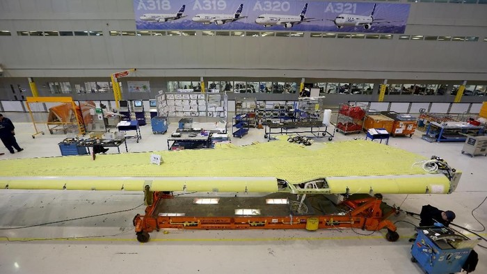 Pesawat  Airbus A380 akan dihentikan produksinya karena terus merugi. Sebelum resmi dihentikan, yuk lihat pabrik superjet tersebut.