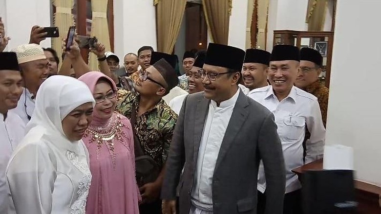 Giliran Gus Ipul Nyanyikan Lagu Kampanye Khofifah Giliran Gus Ipul Nyanyikan Lagu Kampanye Khofifah