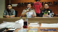 Dalam kasus ini tersangka SF dijerat dengan pasal UU Pornographi dan atau pasal UU ITE serta UU TPPU dengan acnaman maksimal 20 tahun penjara.