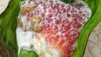 Siapa yang tak tergiur mencicipi bubur lembut dipadu biji mutiara dengan saus gula merah dan santan encer ini? Foto : Instagram @dapur_siyeye