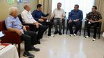 Momen PM Singapura Ngobrol dengan SBY Saat Jenguk Bu Ani