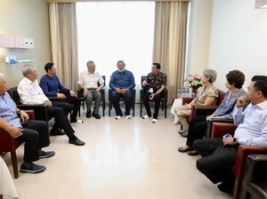 Ditemani SBY-AHY, PM Singapura Jenguk Ani Yudhoyono