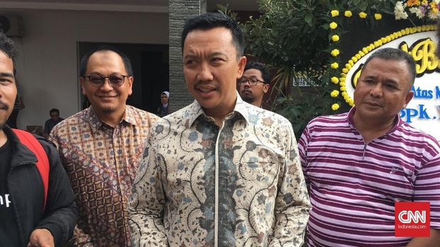 Menpora Imam Nahrawi sempat melayat ke kediaman mendiang Purnomo Yudhi. (