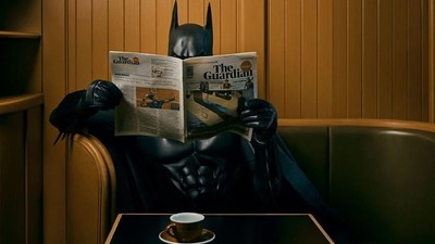 Melihat Aksi Batman Saat Nganggur