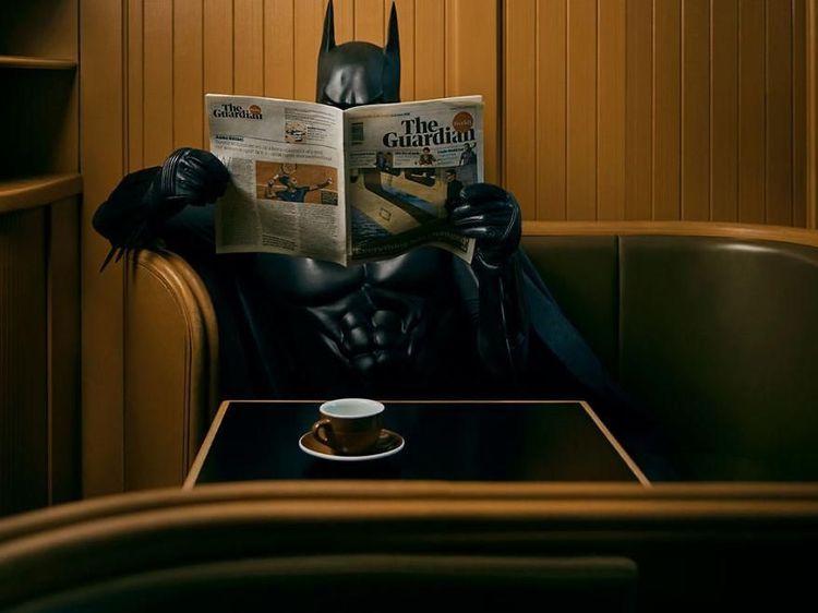 Melihat Aksi Batman Saat Nganggur