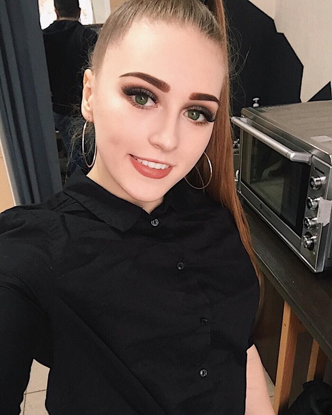 Meskipun banyak yang takjub dengan penampilannya, tak sedikit juga yang menyayangkan keputusan Julia untuk menjadi binaragawati dan mencacinya. Foto: Instagram @julia_vins