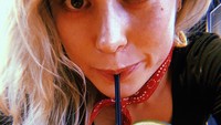 All that has been written about women by men should be suspect, for the men are at once judge and party. tulisnya sambil berpose dengan minuman dingin. Foto: Instagram @brielarson