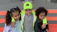 Caiden juga kerap bermain dengan Nori dan adiknya Saint. Dok. Instagram/caiden817