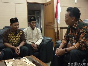 Guru yang Ditantang Siswa Diusulkan Jadi Pegawai Pemkab Gresik