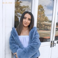 Akhirnya beberapa waktu ini terapi dan perawatan rumah sakit mulai membantu. Kondisi tubuh Isabella pun mulai membaik dan berat badannya bertambah. Hal tersebut tak lepas dari bantuan keluarga, pacar, dan teman. Sejak pulih aku belum pernah merasa sepuas ini dengan diri dan kehidupanku sendiri untuk waktu yang sangat lama, tuturnya. Foto: Instagram @isabellaavee_