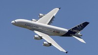 Perusahaan dirgantara patungan Eropa, Airbus memberikan pengumuman penghentian produksi jet penumpang bertingkat A380 pada Kamis (14/2/2019). Menurut Airbus penghentian produksi dilakukan pada pada 2021. AP Photo/Francois Mori/File.