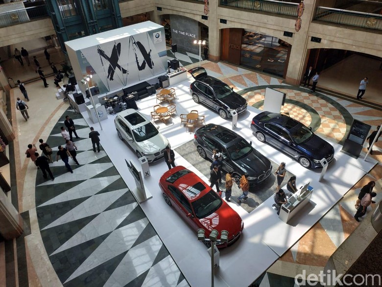 BMW Exhibition di Plaza Senayan. Foto: Ridwan Arifin BMW Exhibition di Plaza Senayan. Foto: Ridwan Arifin