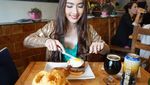 Sempat Berseteru dengan Nikita Mirzani, Chef Puput Carolina Ternyata Doyan Kulineran