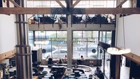 Kalau ke San Francisco, California, The Sightglass wajib disinggahi. Interior kedai kopi ini bertema modern industrial. Orang lokal juga gemar ngopi di sini. Foto: Instagram pie_pailin  