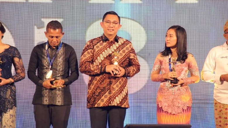 Direktur Utama PT Patra Jasa, Hari Tjahya Wibowo saat menerima penghargannya (dok istimewa) Direktur Utama PT Patra Jasa, Hari Tjahya Wibowo saat menerima penghargannya (dok istimewa)