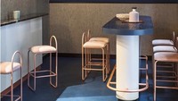 Perpaduan gaya Italia dan Brazil, interior kafe di Milan, Italia ini didesain oleh arsitektur lokal, Studiopepe. Cafezal cocok bagi Anda yang inginkan suasana tenang. Foto: Instagram cafezal.milano