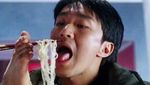 Garap Sekuel Kung Fu Hustle, Begini Gaya Kulineran Stephen Chow yang Doyan Mie