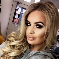 Seperti dikutip Mirror, Jane Park selama ini tidak pernah yakin apakah pria mencintainya dengan tulus atau karena uangnya. Makanya dia akhirnya memutuskan langsung saja membuat sayembara berhadiah uang sehingga motif pria yang mengikuti kompetisi itu sudah terlihat jelas tanpa Jane harus menerka-nerka. Foto: Instagram @janeparkx