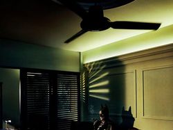 Melihat Aksi Batman Saat Nganggur