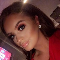 Merasa hidupnya hampa karena sulit mencari kekasih, Jane Park pun membuat sayembara untuk menemukan pria yang mau menjadi pacarnya. Kompetisi pencarian pacar yang akan ditayangkan dalam seri dokumenter itu berhadiah £ 60 ribu atau sekitar Rp1 miliar. Foto: Instagram @janeparkx