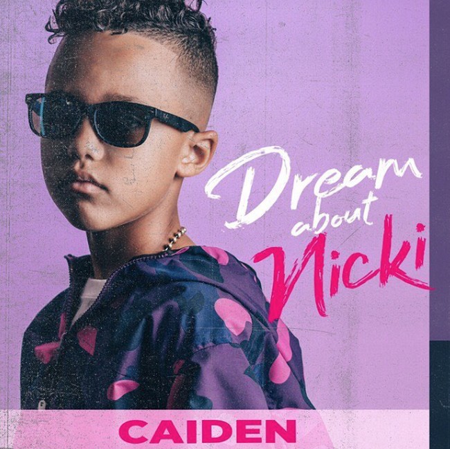 Walau masih kecil, Caiden sudah mengikuti jejak ayahnya sebagai musisi. Ia pun pernah rekaman musik rap dan mengunggahnya di channel YouTube miliknya sendiri pada 2017. Foto: Dok. Instagram/caiden817