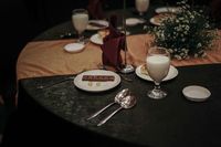Makanan Ini Disajikan untuk 5 Teman Gaib Risa Saraswati di Pesta Pernikahannya