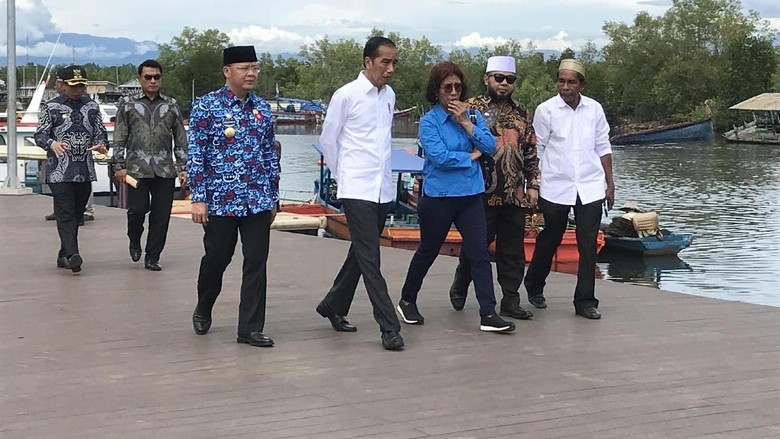 Jokowi Janji Rampungkan Bandara dan Jalur Kereta Api di Bengkulu Jokowi Janji Rampungkan Bandara dan Jalur Kereta Api di Bengkulu