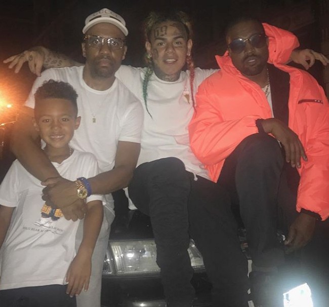 Caiden adalah putra dari Dexter Raymond Mills Jr., yang lebih terkenal dengan nama panggung Consequence. Sang rapper adalah sahabat ayah North, Kanye West. Foto: Dok. Instagram/caiden817