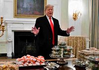 Punya Pola Makan Tak Sehat, Donald Trump Terancam Obesitas