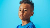 Caiden Mills jadi sorotan di dunia maya karena ulahnya yang memberikan hadiah kalung puluhan juta untuk putri Kim Kardashian. Dok. Instagram/caiden817