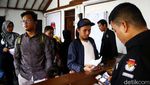 Antusias Warga Mengurus Dokumen Pindah TPS di KPU Depok