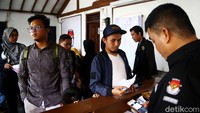 Pada awalnya, KPU memberikan batas waktu mengurus dokumen pindah memilih hingga tanggal 17 Februari 2019.