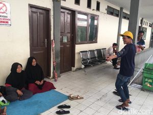 Ragam Aksi Kocak Menghibur Pasien di RS, Jadi Santa sampai Sailor Moon