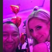 Didit yang berprofesi sebagai desainer di Paris itu juga memasukkan foto dirinya berduaan dengan adik Paris Hilton, Nicky Hilton. Pesta yang dimeriahkan oleh penampilan DJ tersebut juga dihadiri Princess Maria-Olympia dari Yunani dan Denmark. (Foto: Instagram)