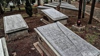 Namun, kondisi makam yang telah berumur mencapai ratusan tahun itu kini nampak kurang terawat.